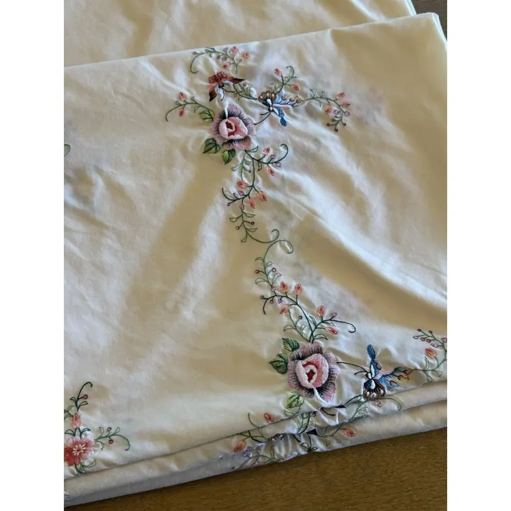 Vintage Handmade Tablecloth Embroidered Applique Flowers Butterflies 64